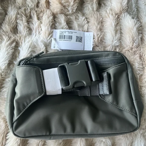 Everywhere Belt Bag 2L - Picture 2 of 2